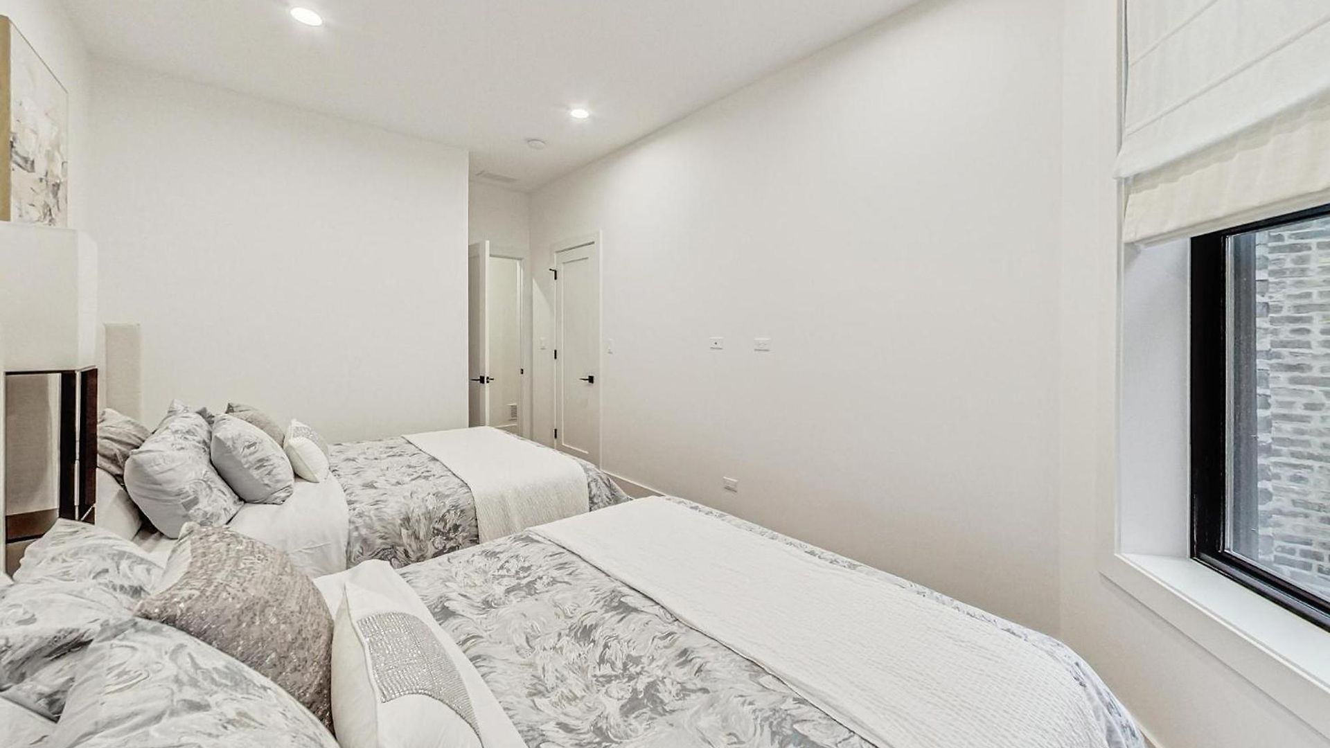 Luxurious Lincoln Park With Gourmet Kitchen Apartment *