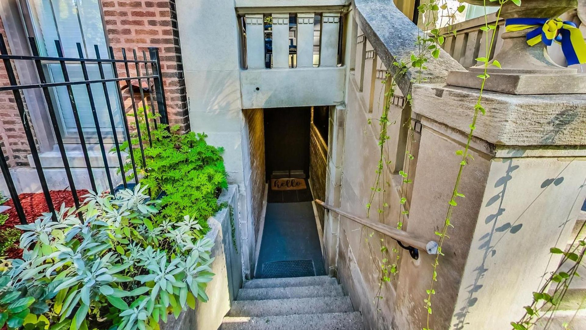 Luxurious Lincoln Park With Gourmet Kitchen Apartment *