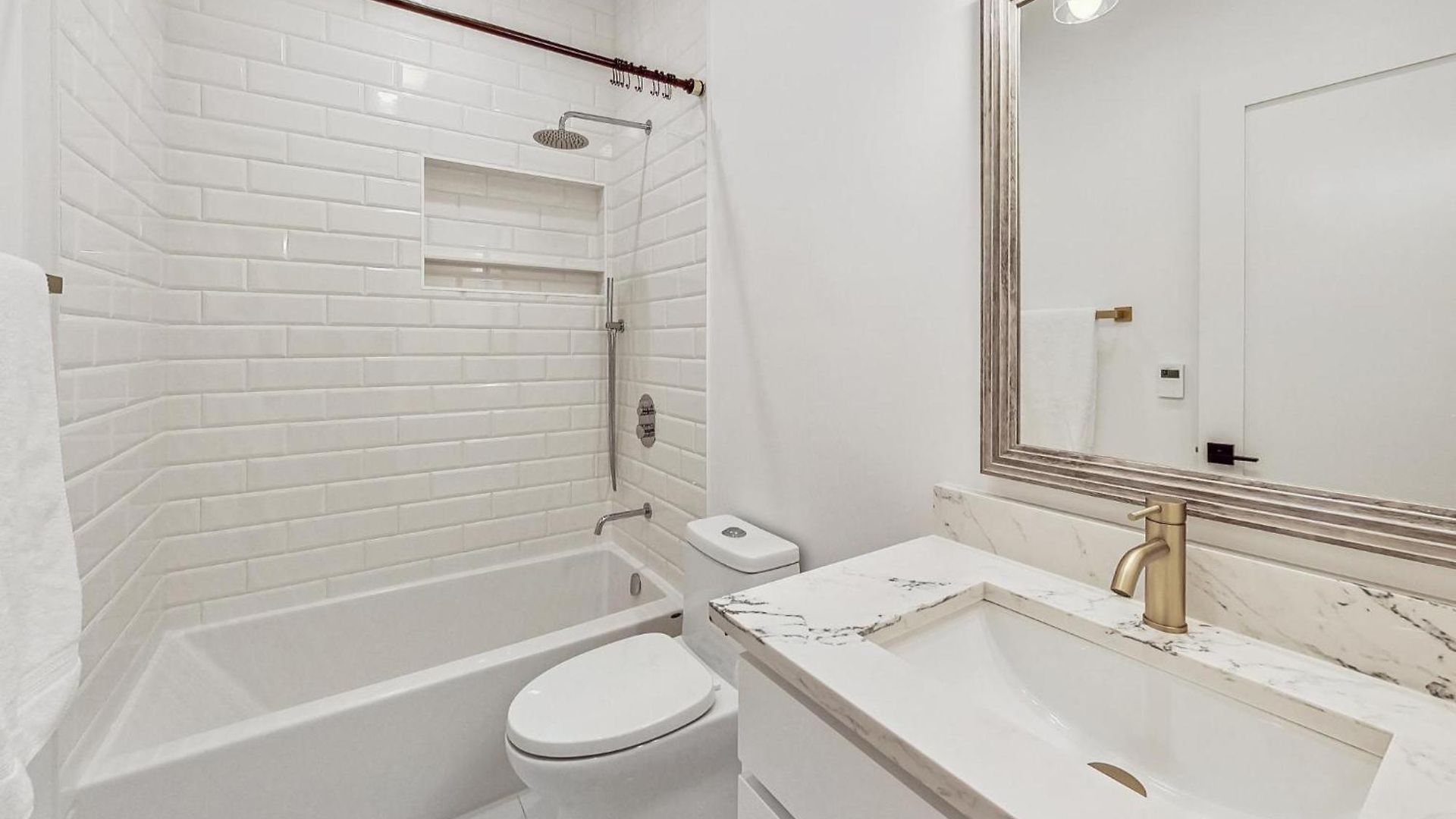 Apartment Luxurious Lincoln Park With Gourmet Kitchen Chicago