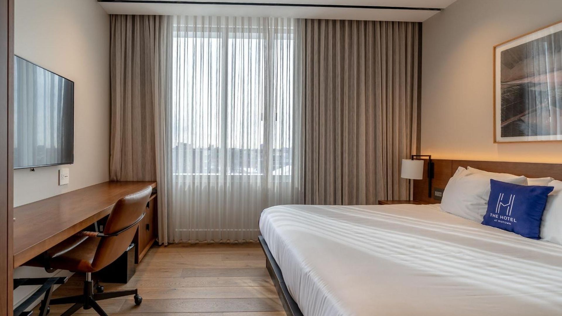 The & Athletic Club At Midtown 4*