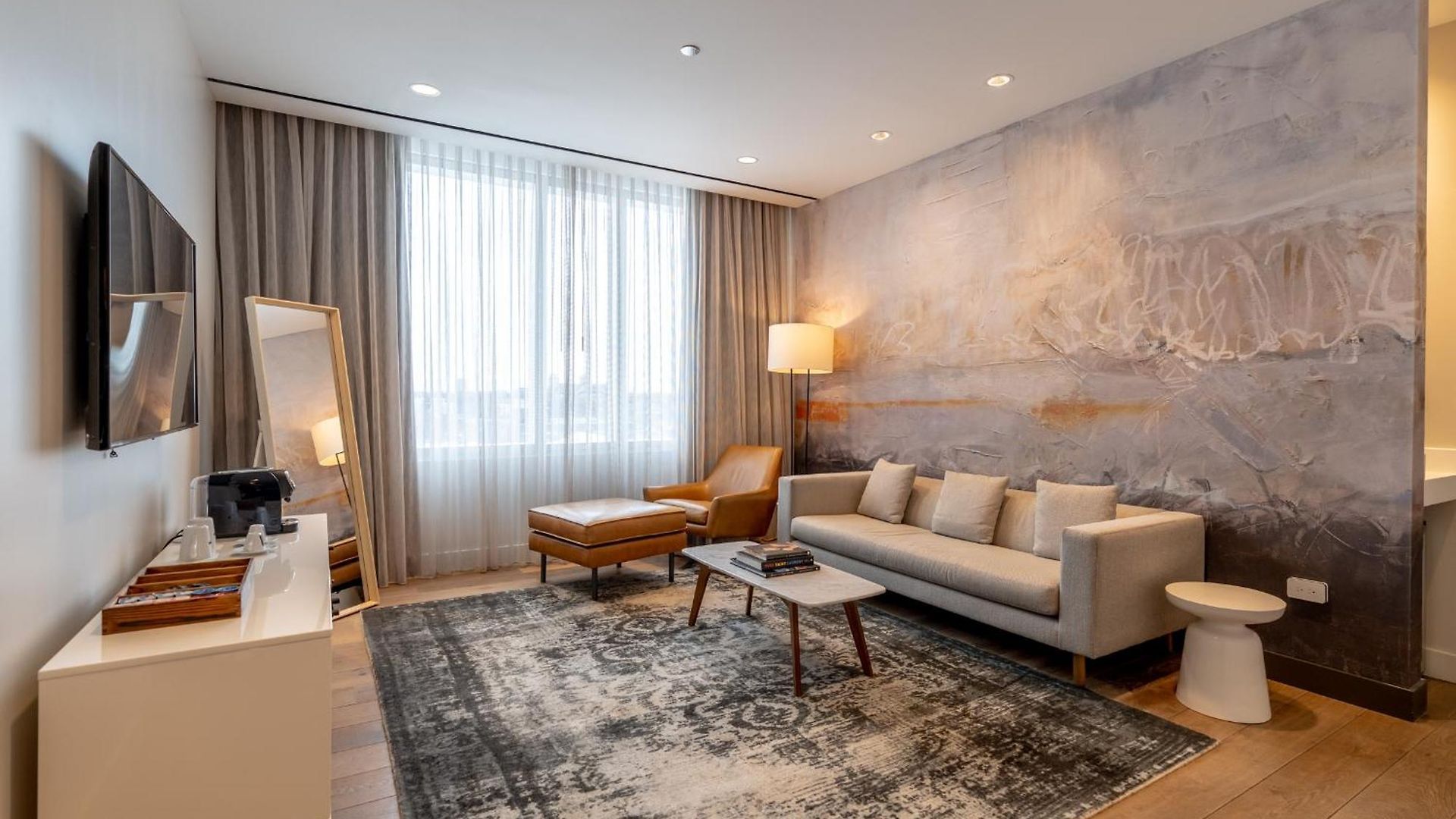 The & Athletic Club At Midtown Resort Chicago