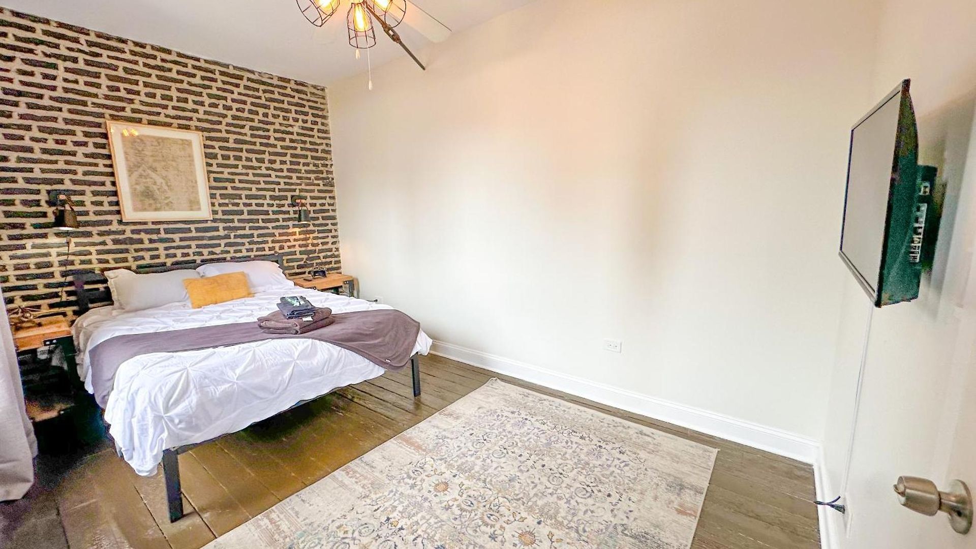Mccormick Place Spacious 5br With Pool Table & Optional Parking Sleeps 10 Near Soldier Field And Grant Park Chicago