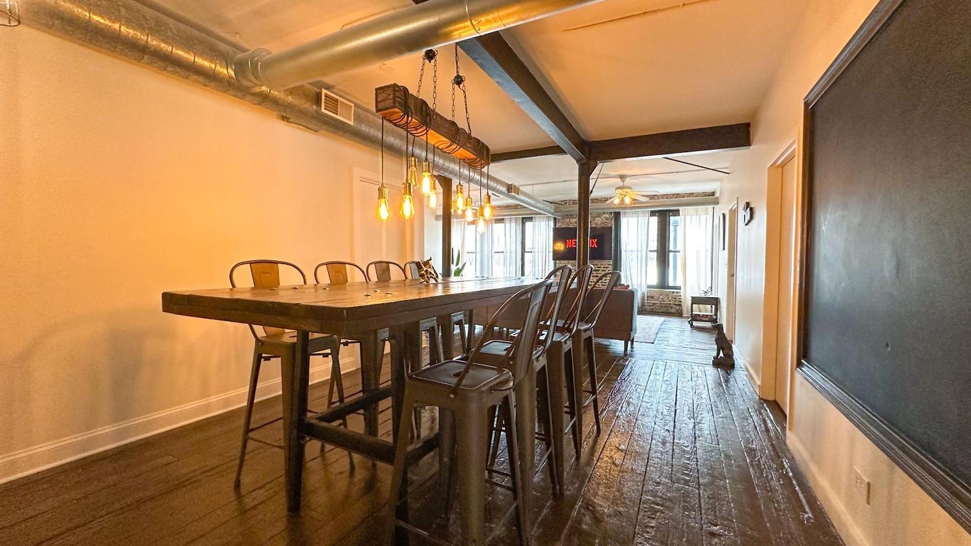 Mccormick Place Spacious 5br With Pool Table & Optional Parking Sleeps 10 Near Soldier Field And Grant Park Apartment *