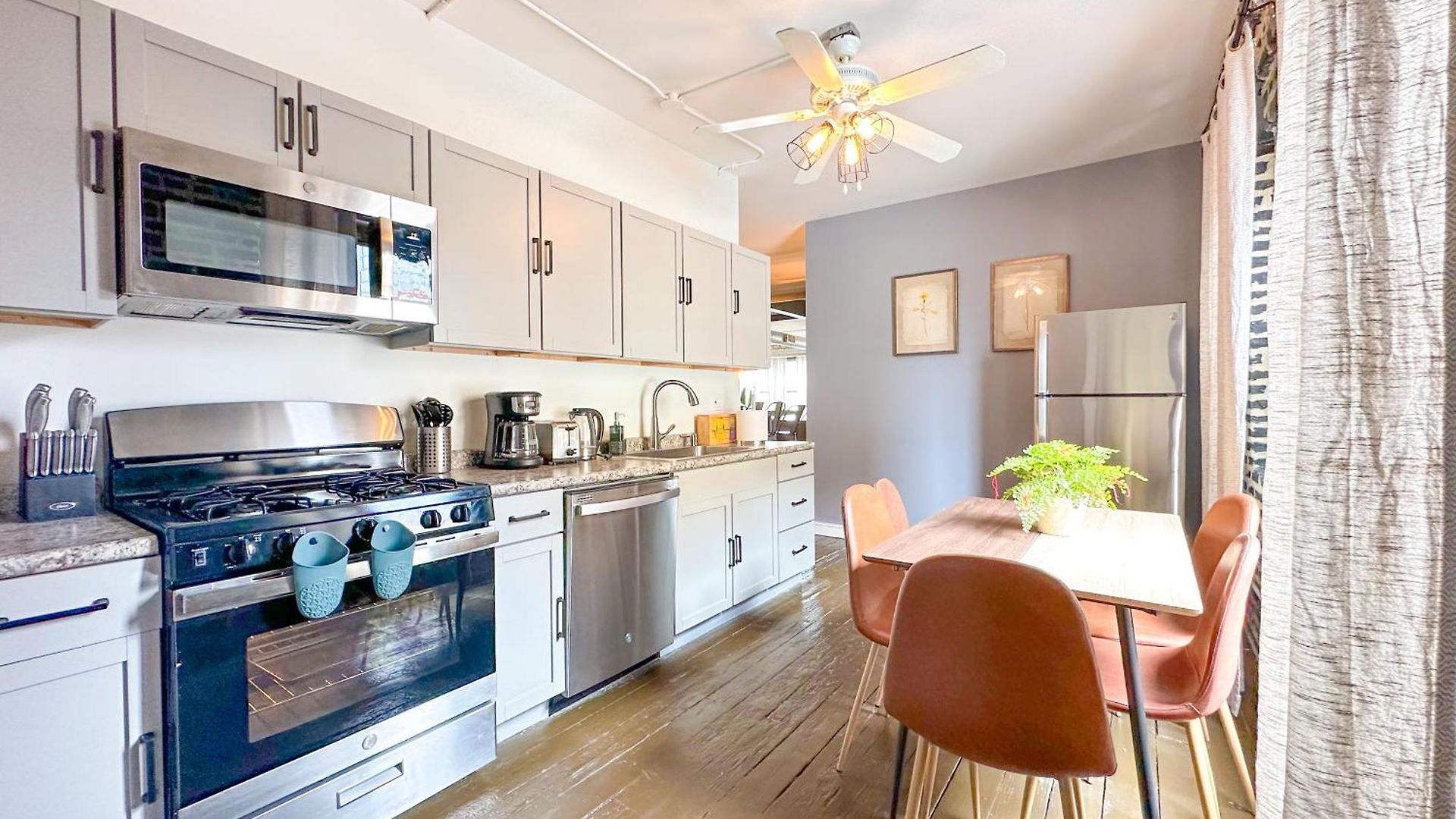Mccormick Place Spacious 5br With Pool Table & Optional Parking Sleeps 10 Near Soldier Field And Grant Park * Chicago
