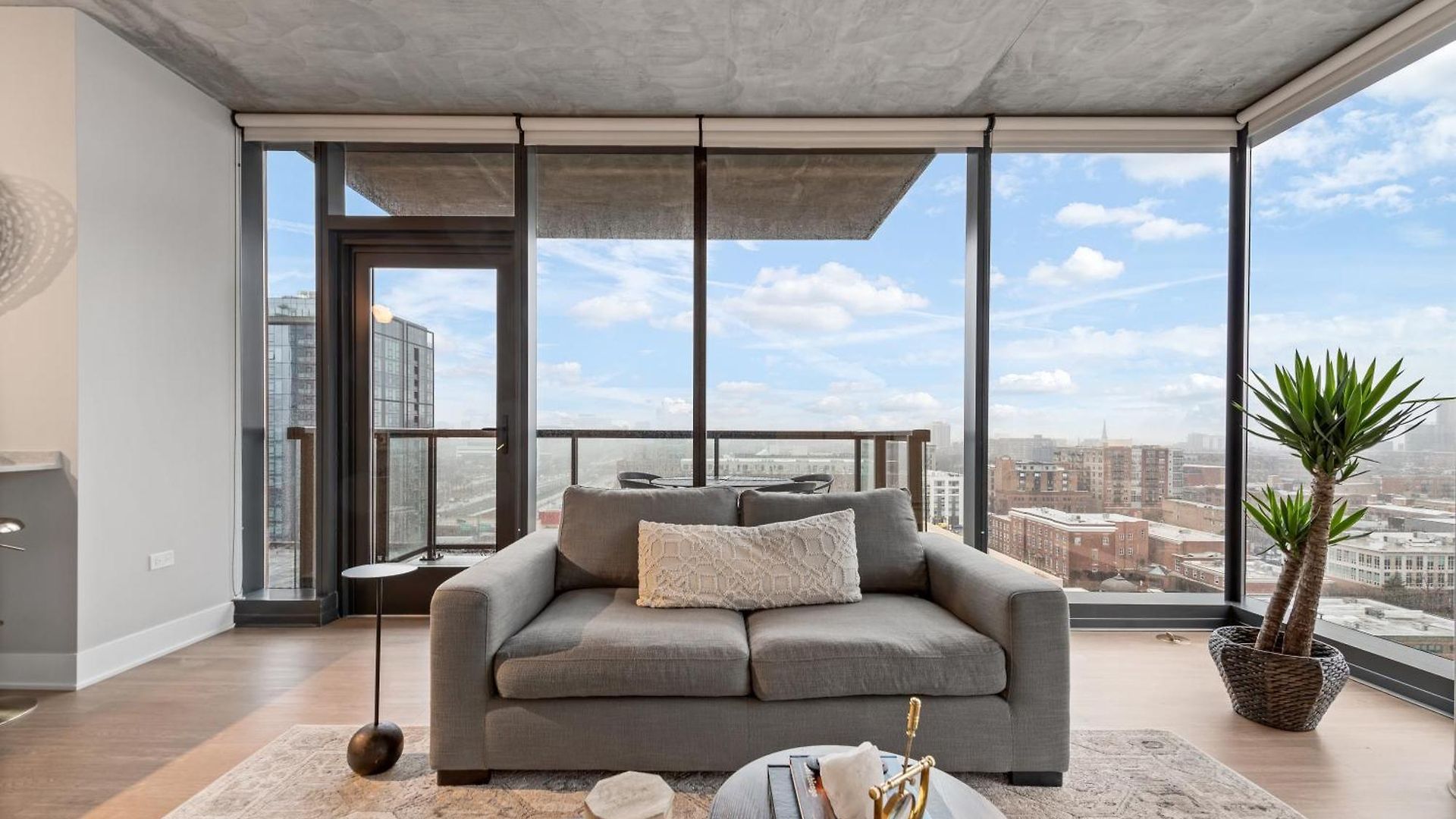 Sage Modern Near Union Park In West Loop Apartment