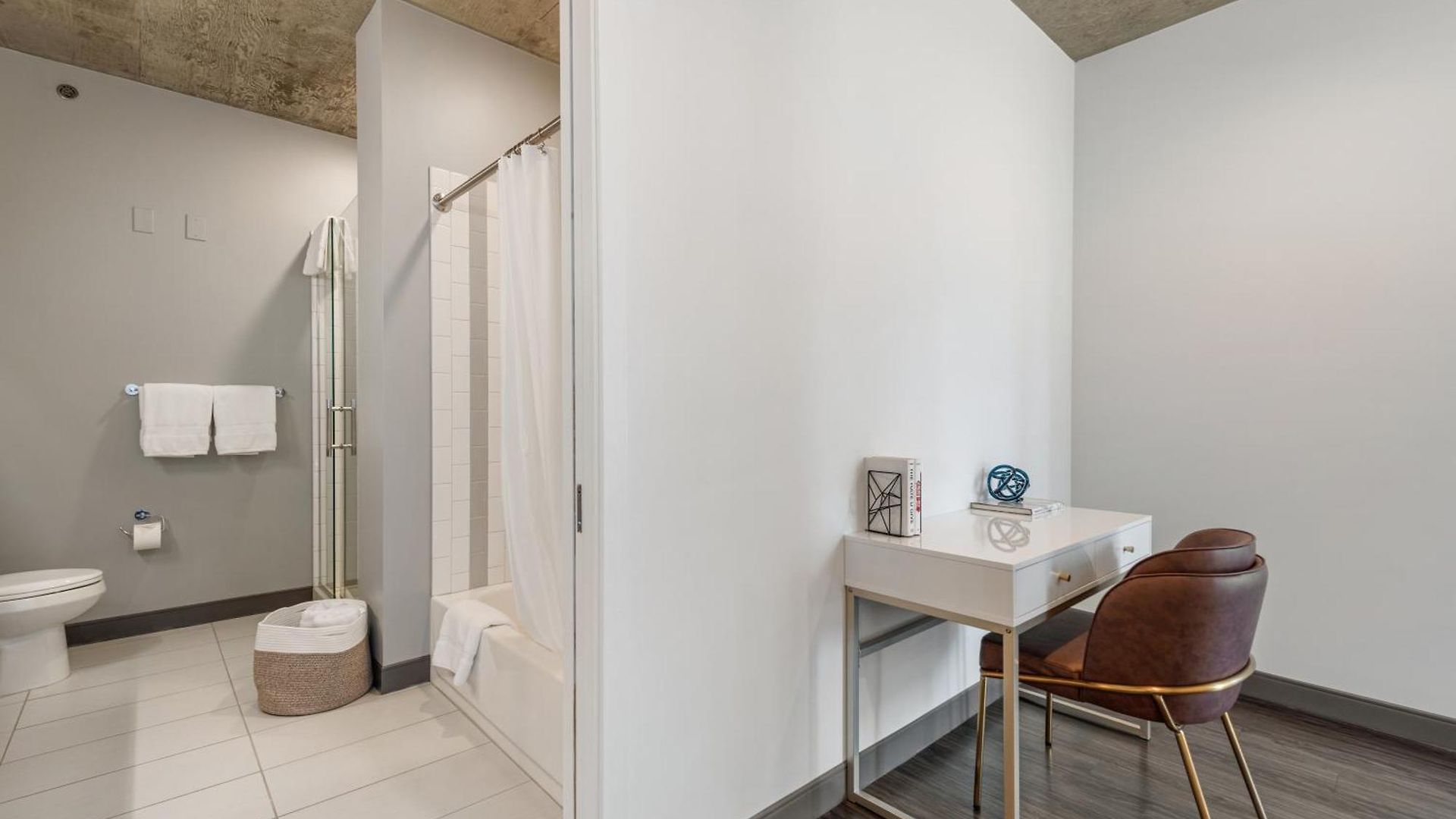 Linea Luxury Living With Indoor Pool And Rooftop Views In The Loop Apartment Chicago