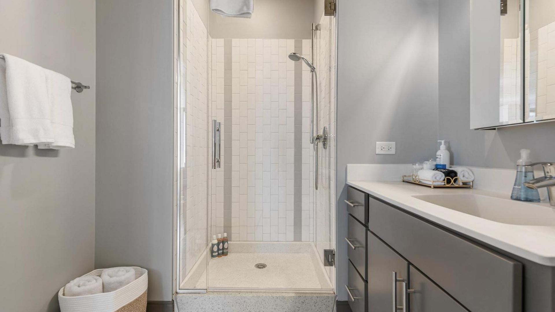 Apartment Linea Luxury Living With Indoor Pool And Rooftop Views In The Loop Chicago