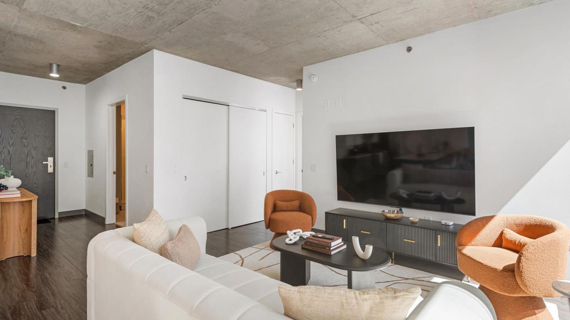 Apartment Linea Luxury Living With Indoor Pool And Rooftop Views In The Loop *