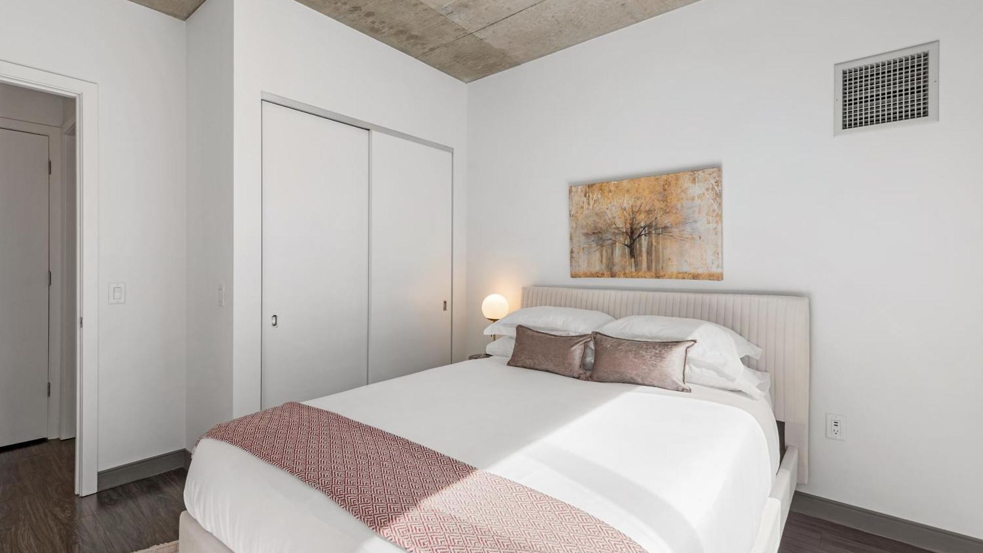 Apartment Linea Luxury Living With Indoor Pool And Rooftop Views In The Loop Chicago