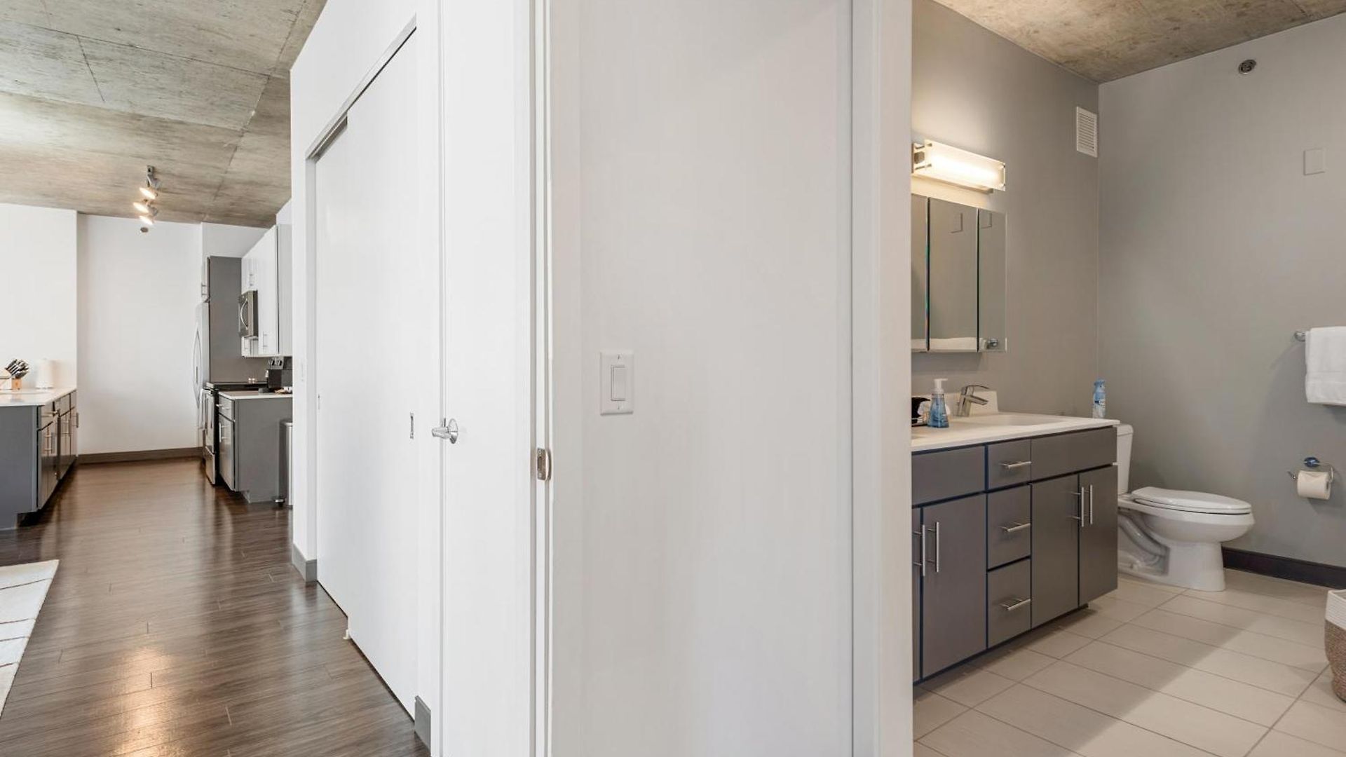 Linea Luxury Living With Indoor Pool And Rooftop Views In The Loop Chicago