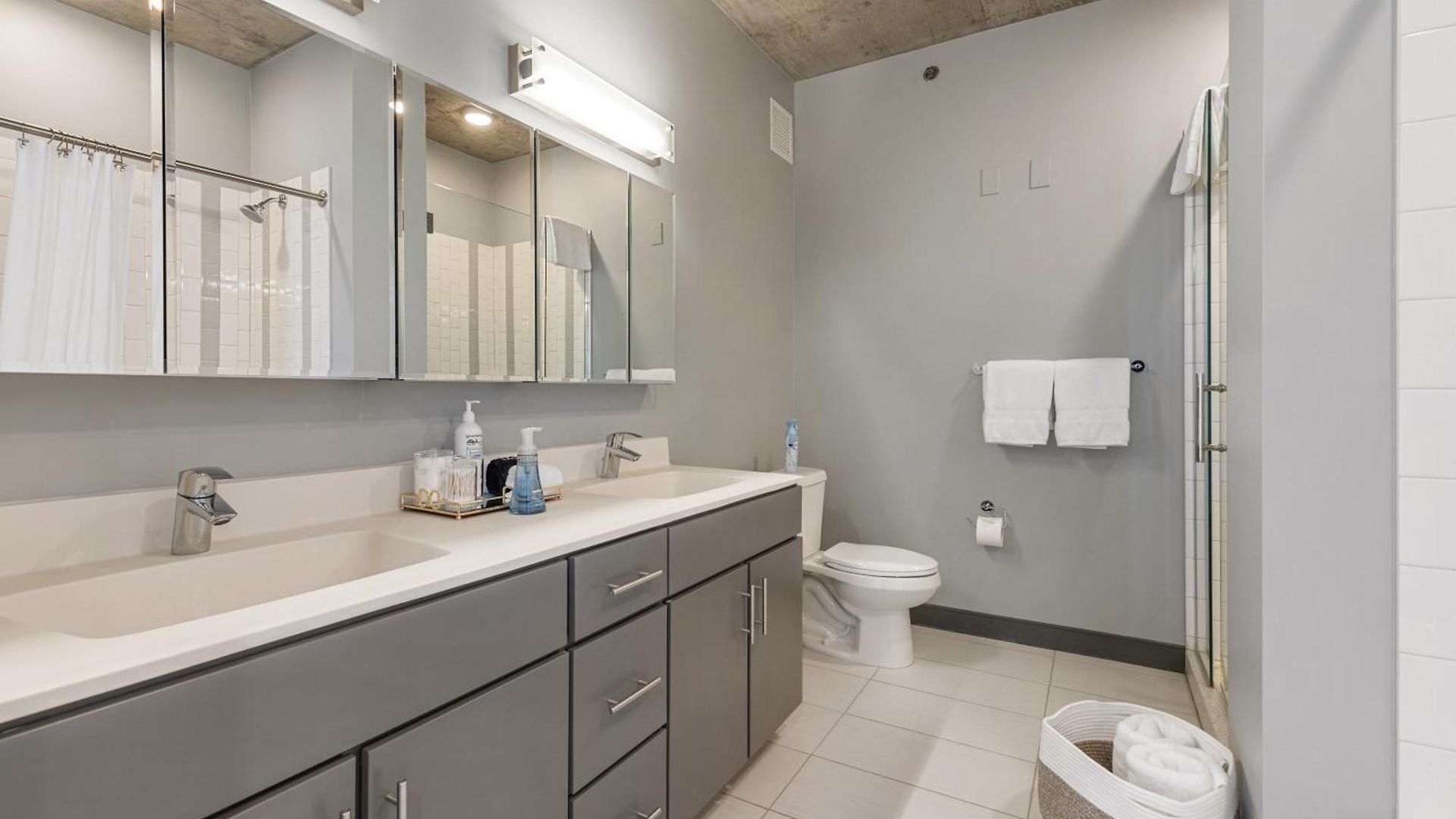 Linea Luxury Living With Indoor Pool And Rooftop Views In The Loop