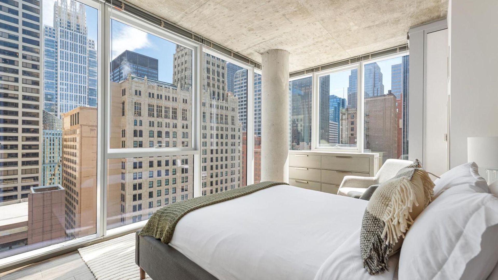 Linea Luxury Living With Indoor Pool And Rooftop Views In The Loop Apartment Chicago