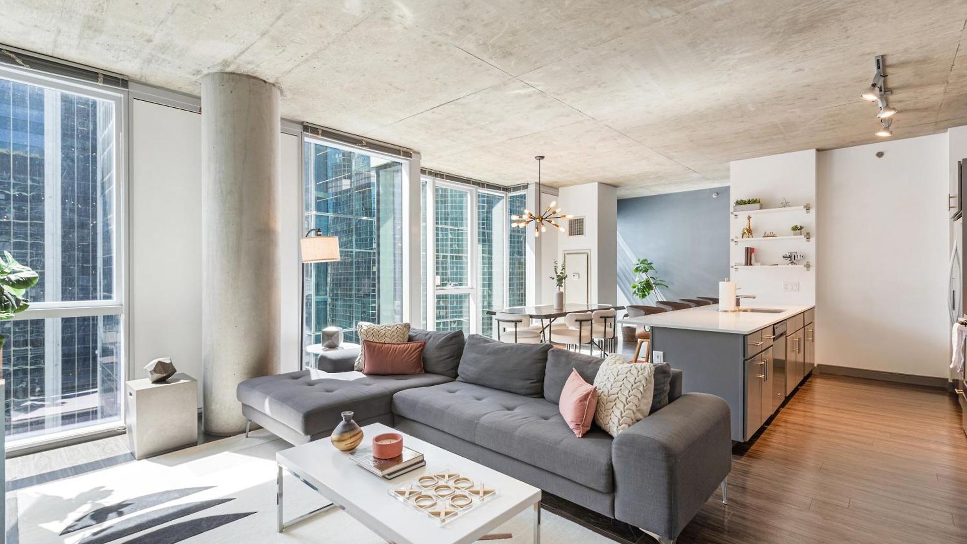 Apartment Linea Luxury Living With Indoor Pool And Rooftop Views In The Loop Chicago