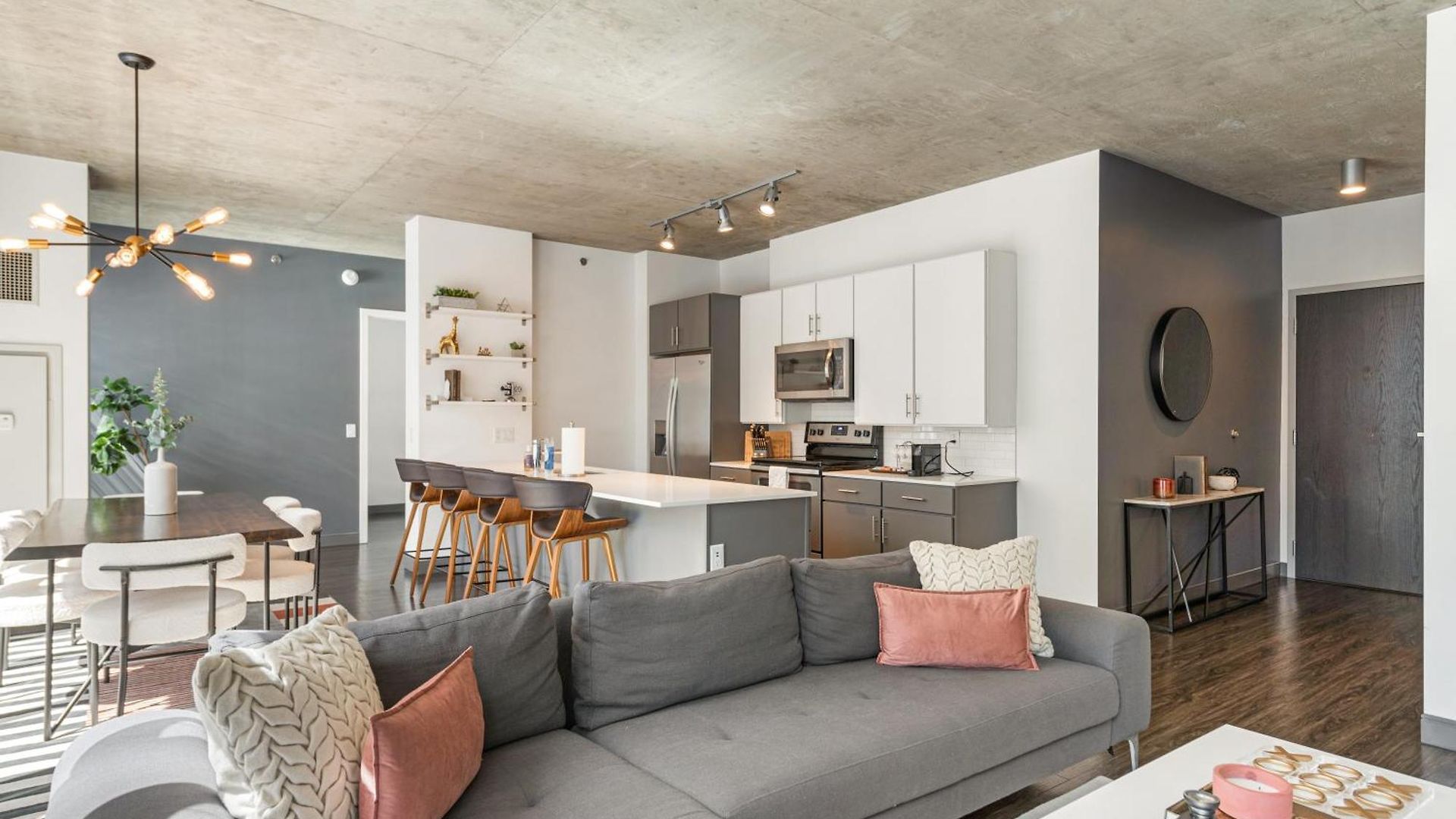 Linea Luxury Living With Indoor Pool And Rooftop Views In The Loop