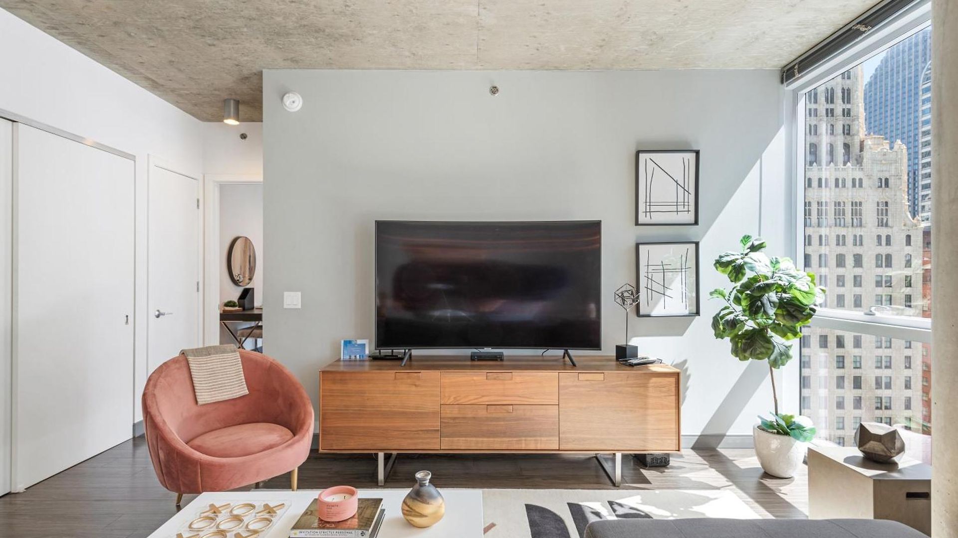 Apartment Linea Luxury Living With Indoor Pool And Rooftop Views In The Loop