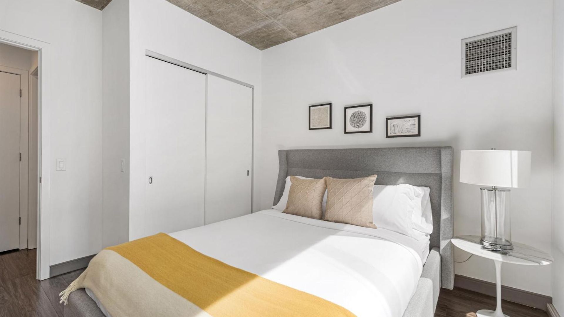 Apartment Linea Luxury Living With Indoor Pool And Rooftop Views In The Loop Chicago