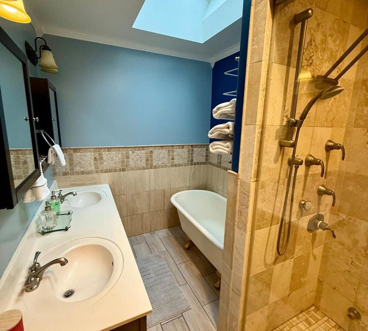 Apartment Stunning In Prime With Private Pool Chicago