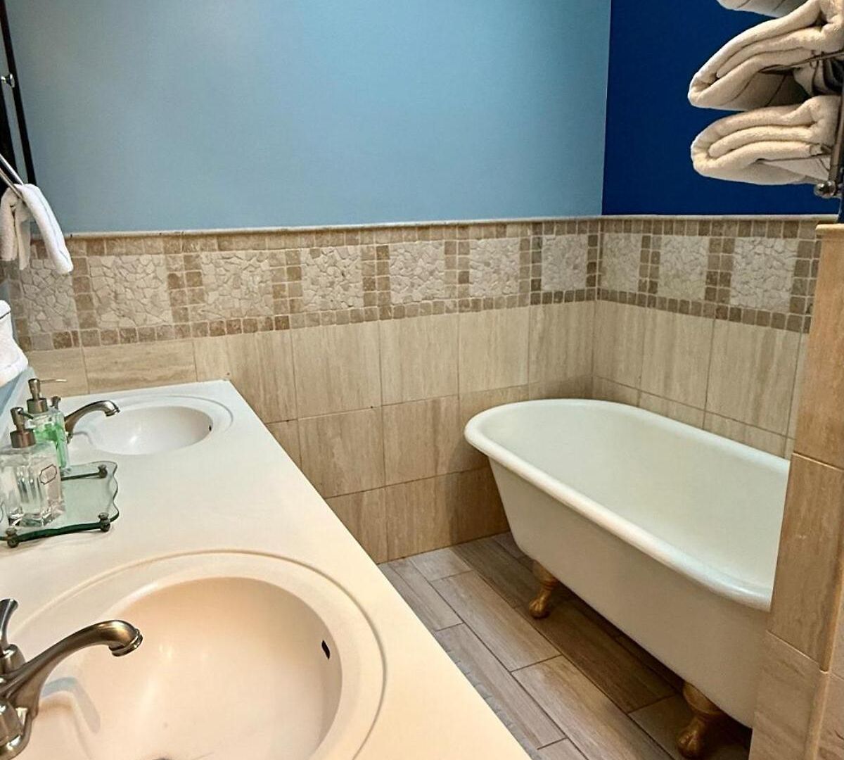 Stunning In Prime With Private Pool Apartment