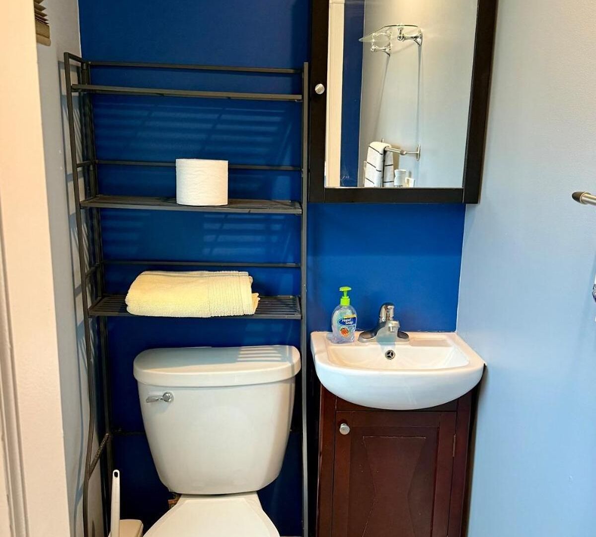 Stunning In Prime With Private Pool *