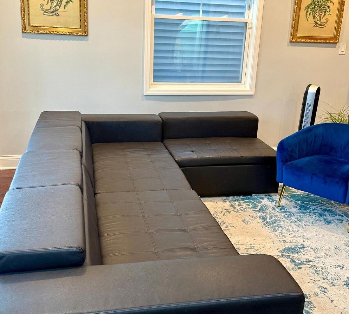 Apartment Stunning In Prime With Private Pool