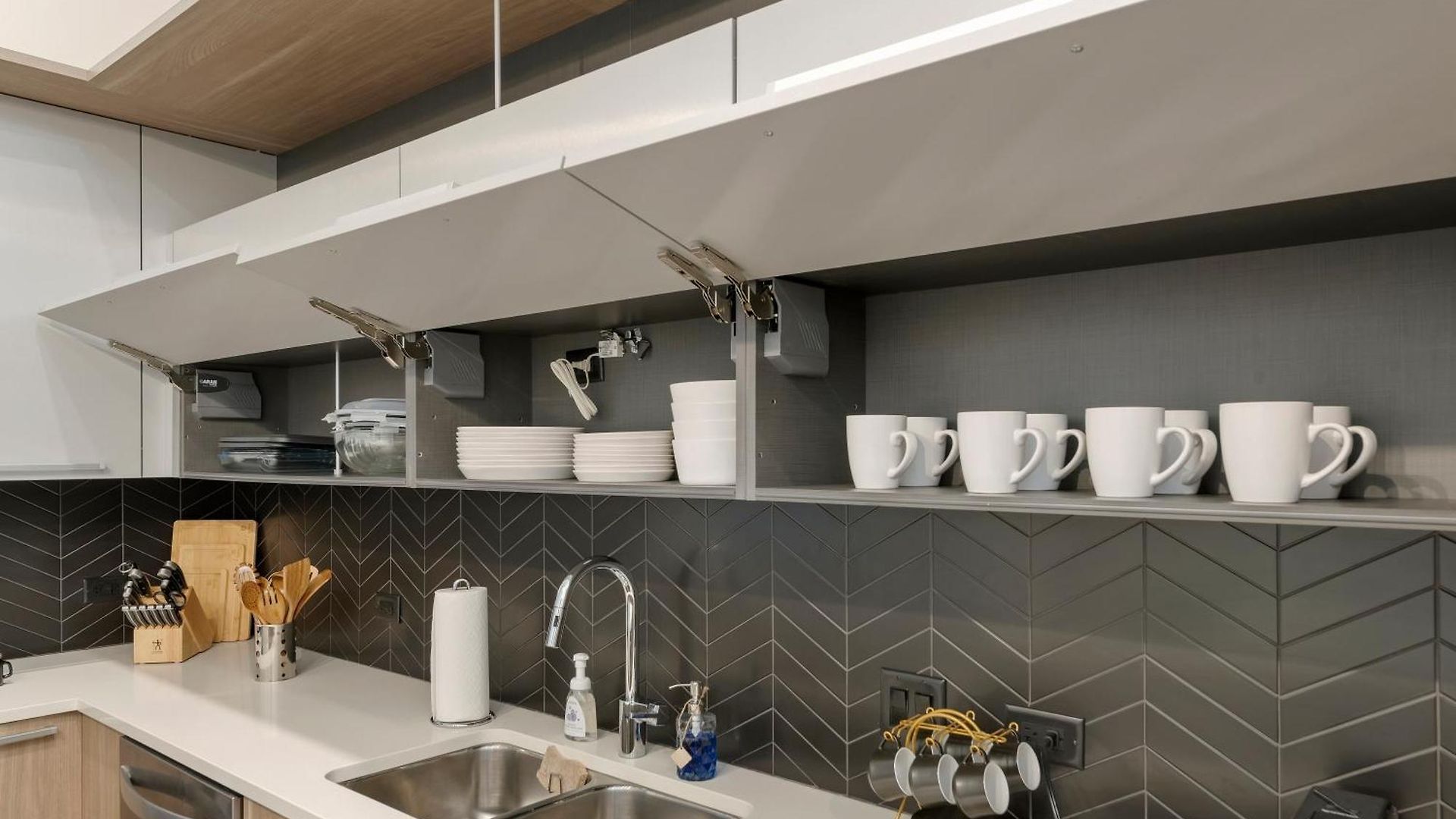 Experience Downtown At Millennium - Luxury In The Loop