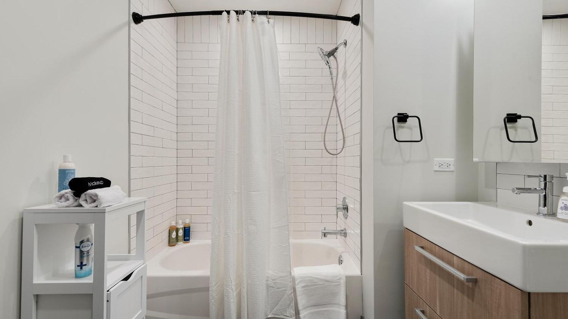 Experience Downtown At Millennium - Luxury In The Loop Apartment
