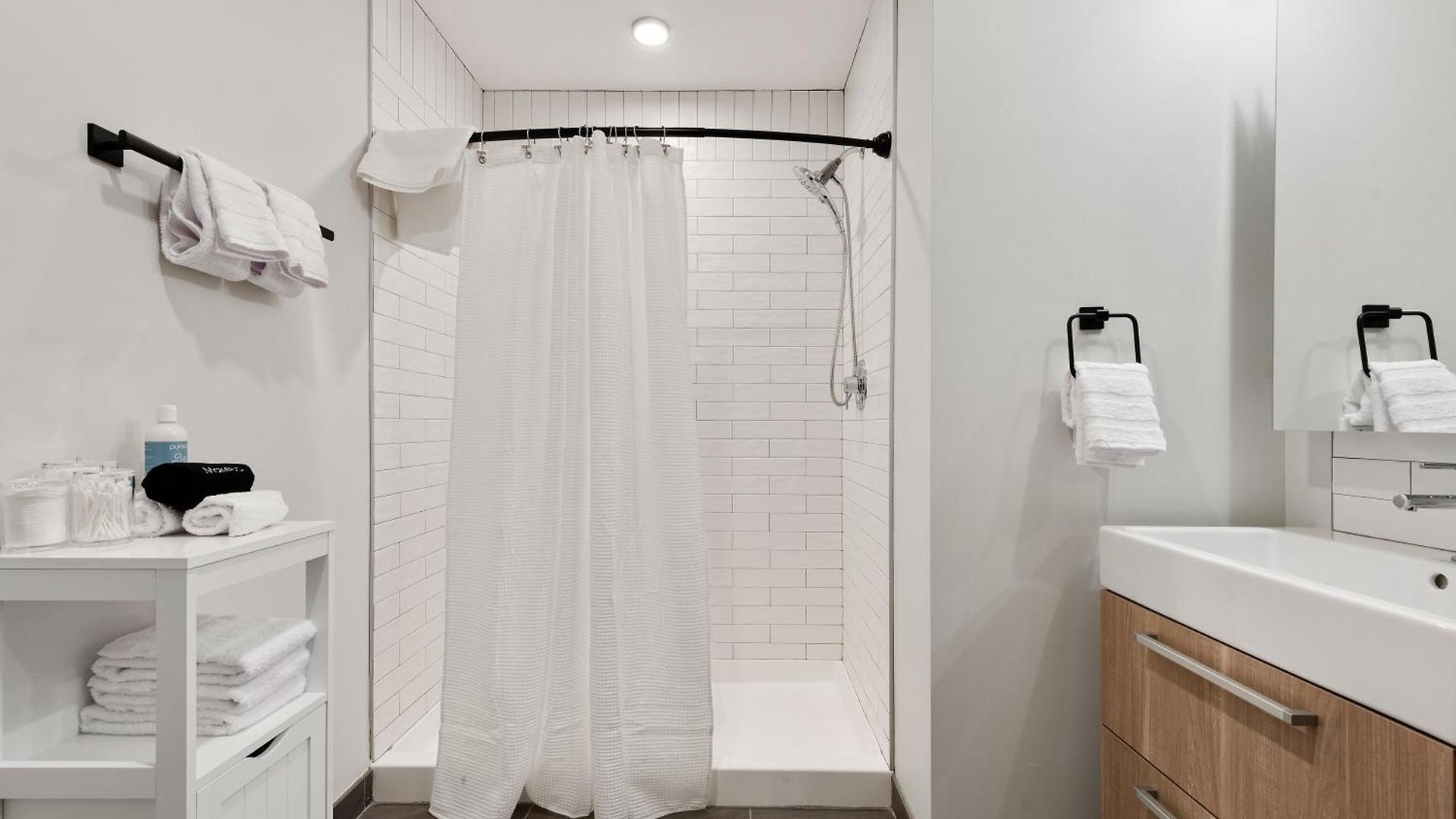 Experience Downtown At Millennium - Luxury In The Loop Apartment Chicago