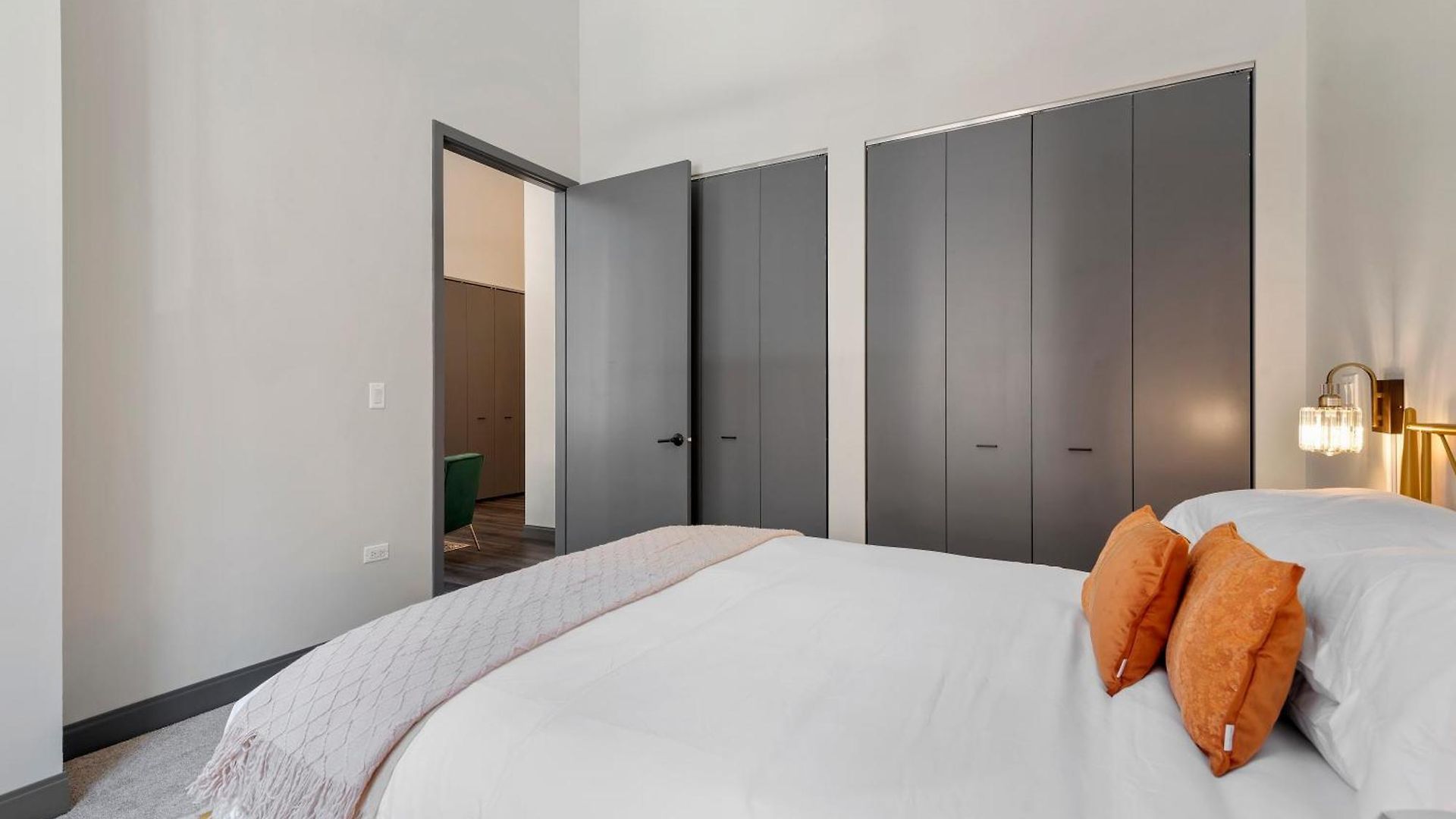 Experience Downtown At Millennium - Luxury In The Loop *