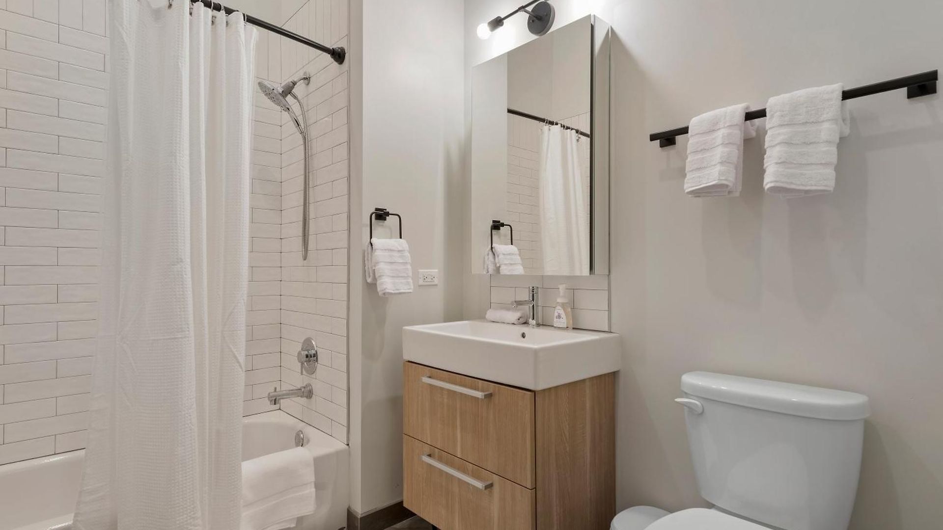 Apartment Experience Downtown At Millennium - Luxury In The Loop *