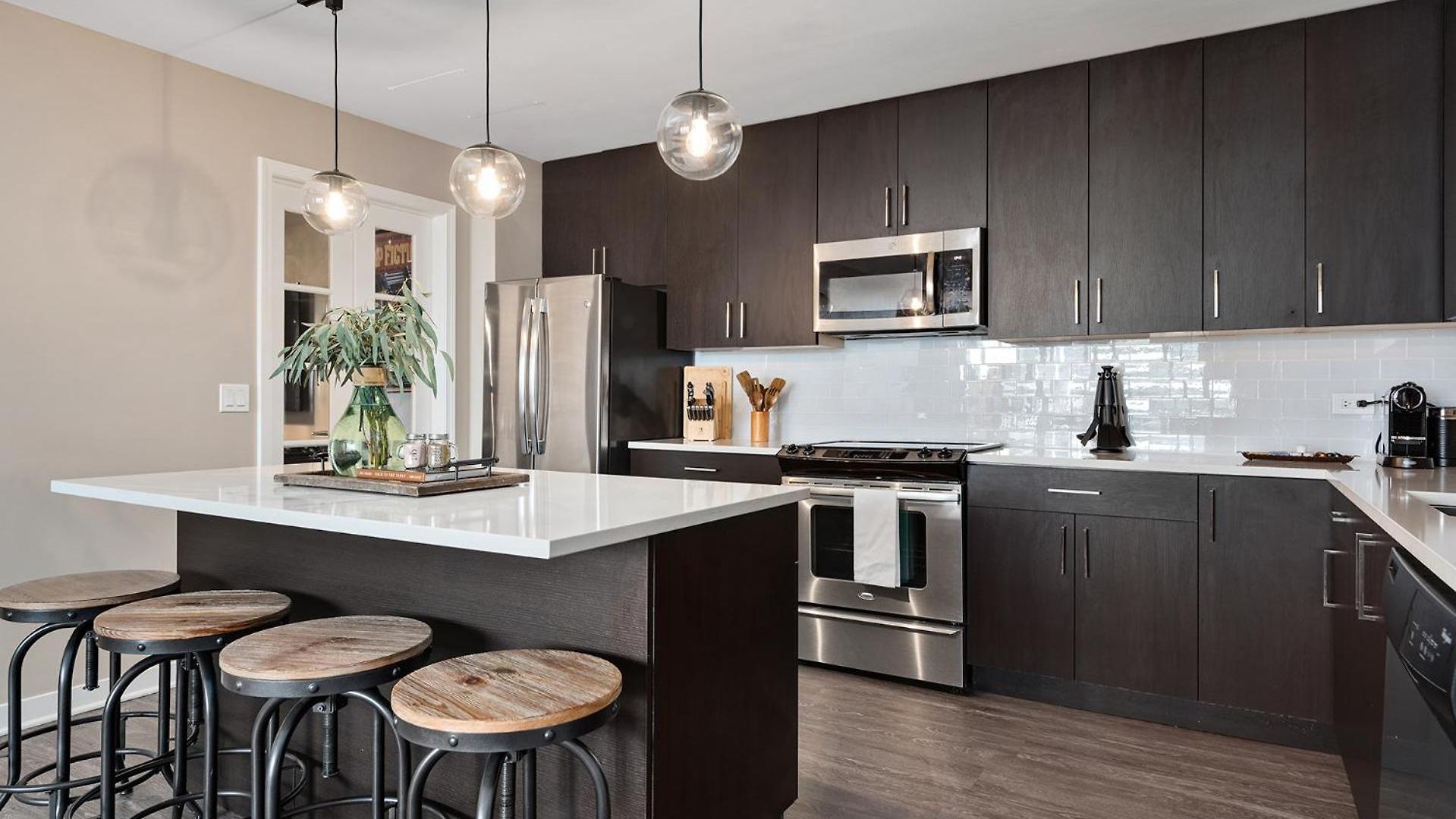The Bernardin Gold Coast Luxury Near Magnificent Mile Apartment *