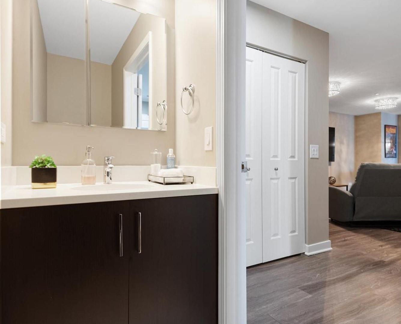Apartment The Bernardin Gold Coast Luxury Near Magnificent Mile