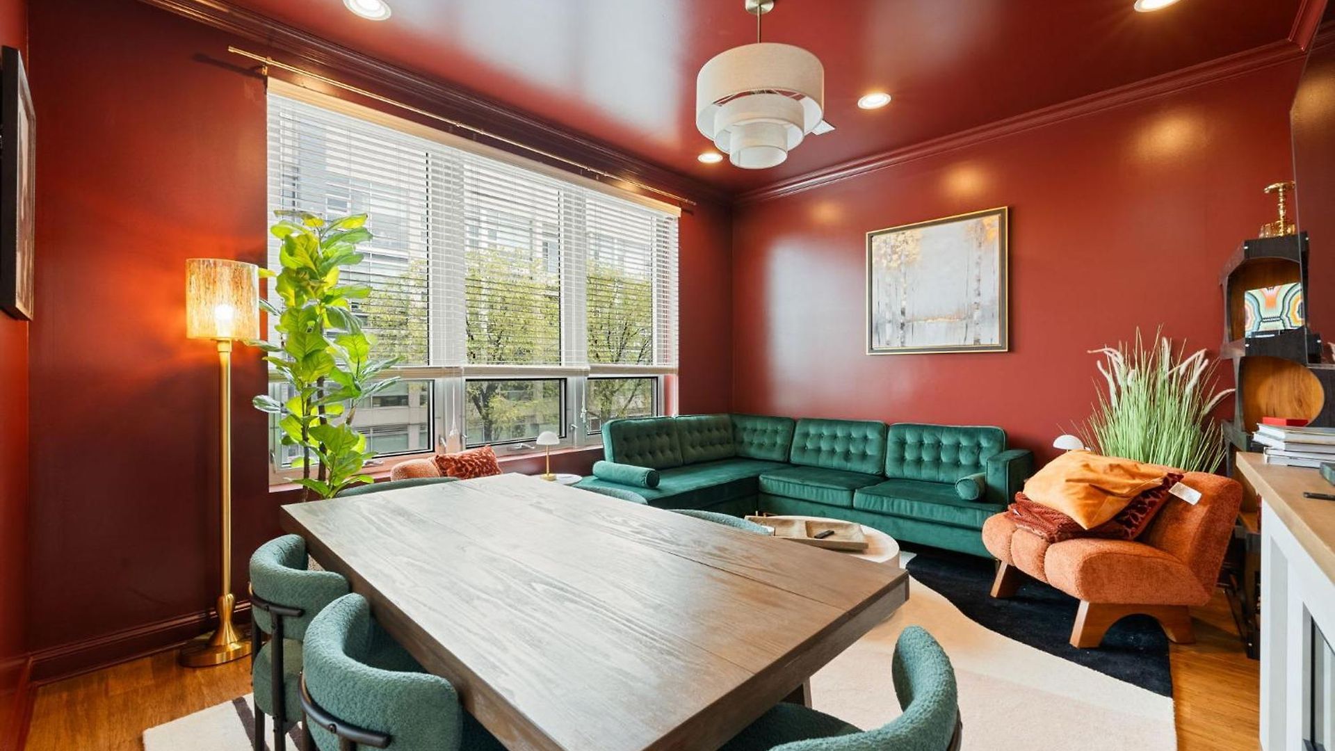 1 Free Parking Gym Balcony Sleeps 10 Apartment