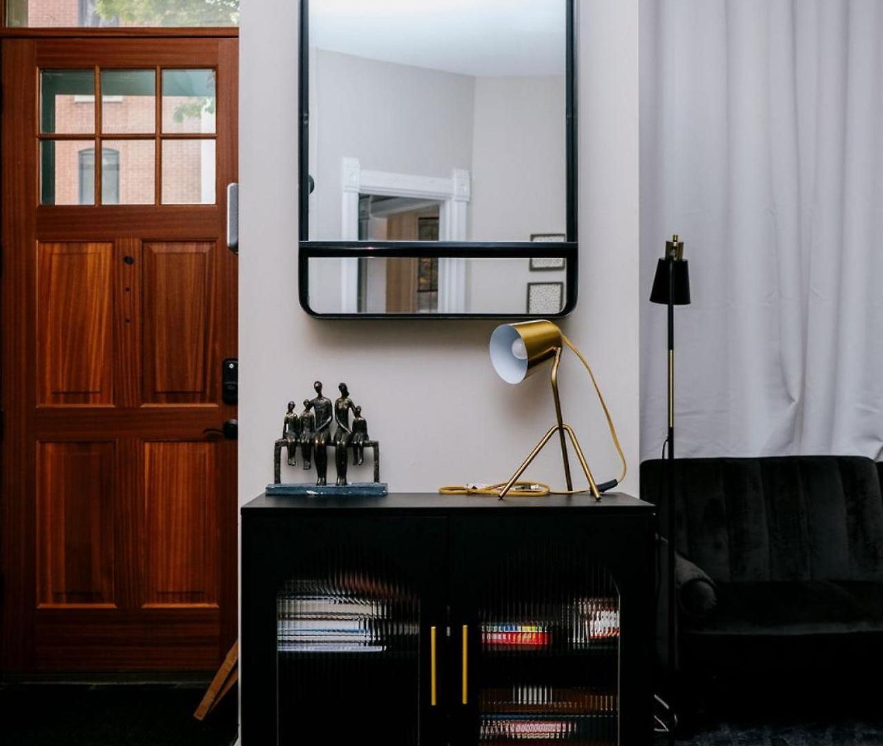4 Bedroom • Theater • Gym • Walk To Lincoln Park! Chicago