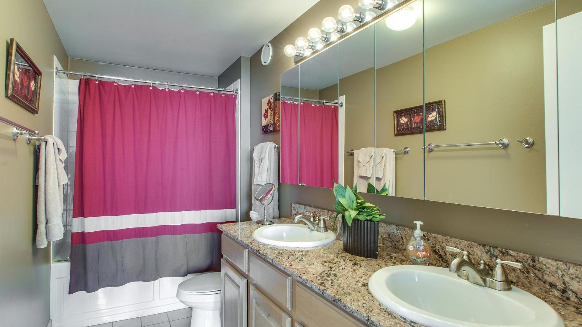 Aparthotel The Penthouse At Grand Plaza 4*