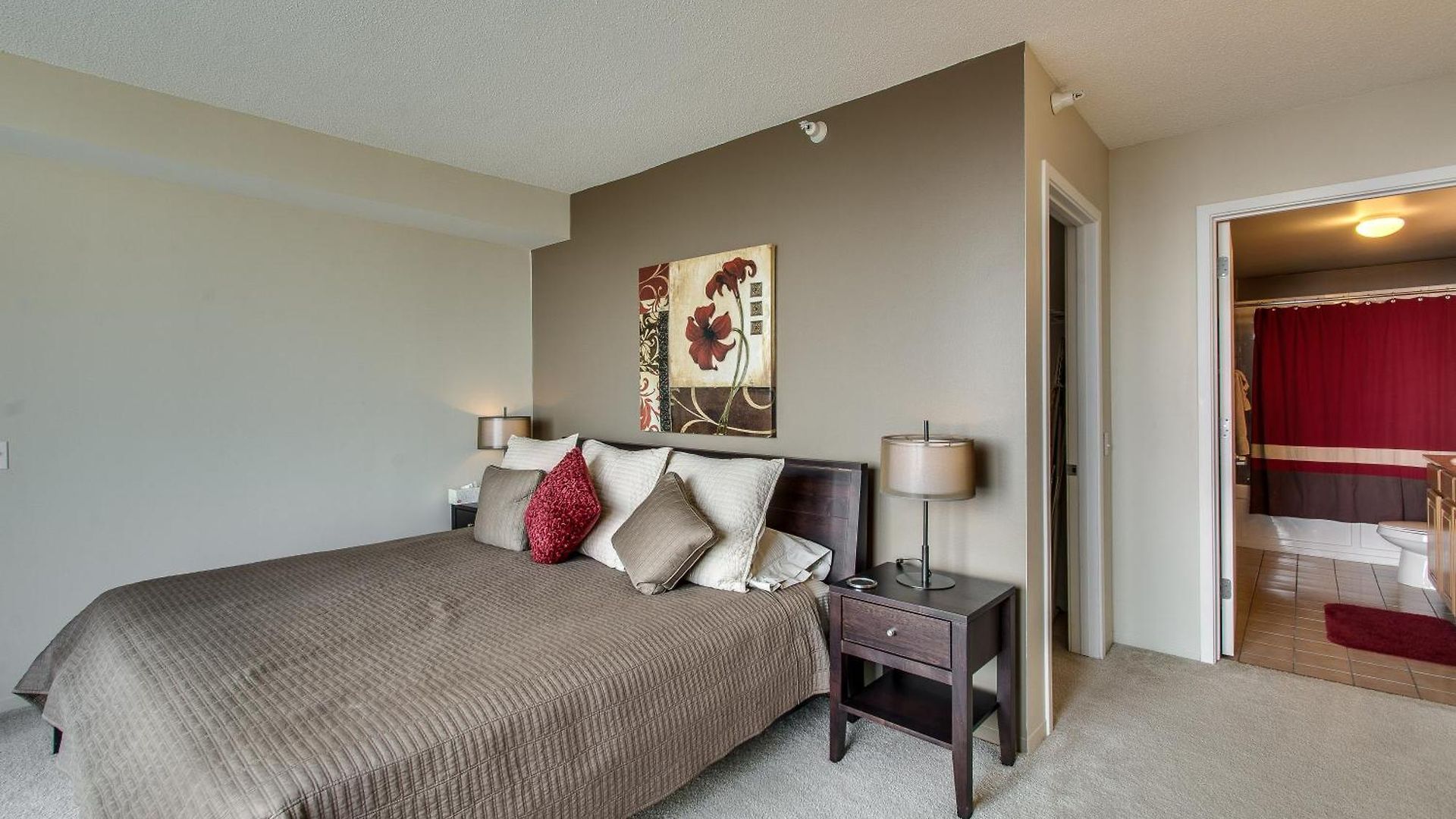 The Penthouse At Grand Plaza 4*