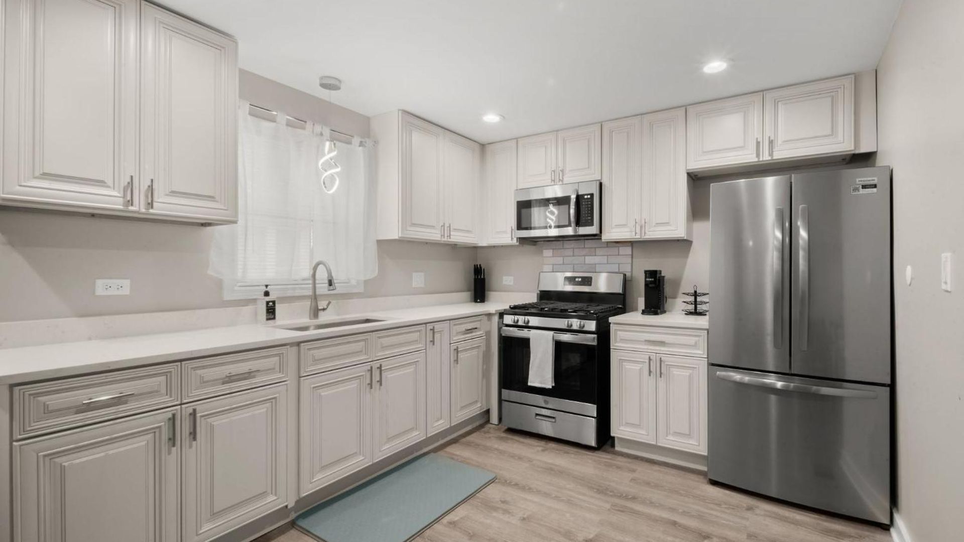 3 Level 10 Min To The Beach, Near Downtown Apartment Chicago