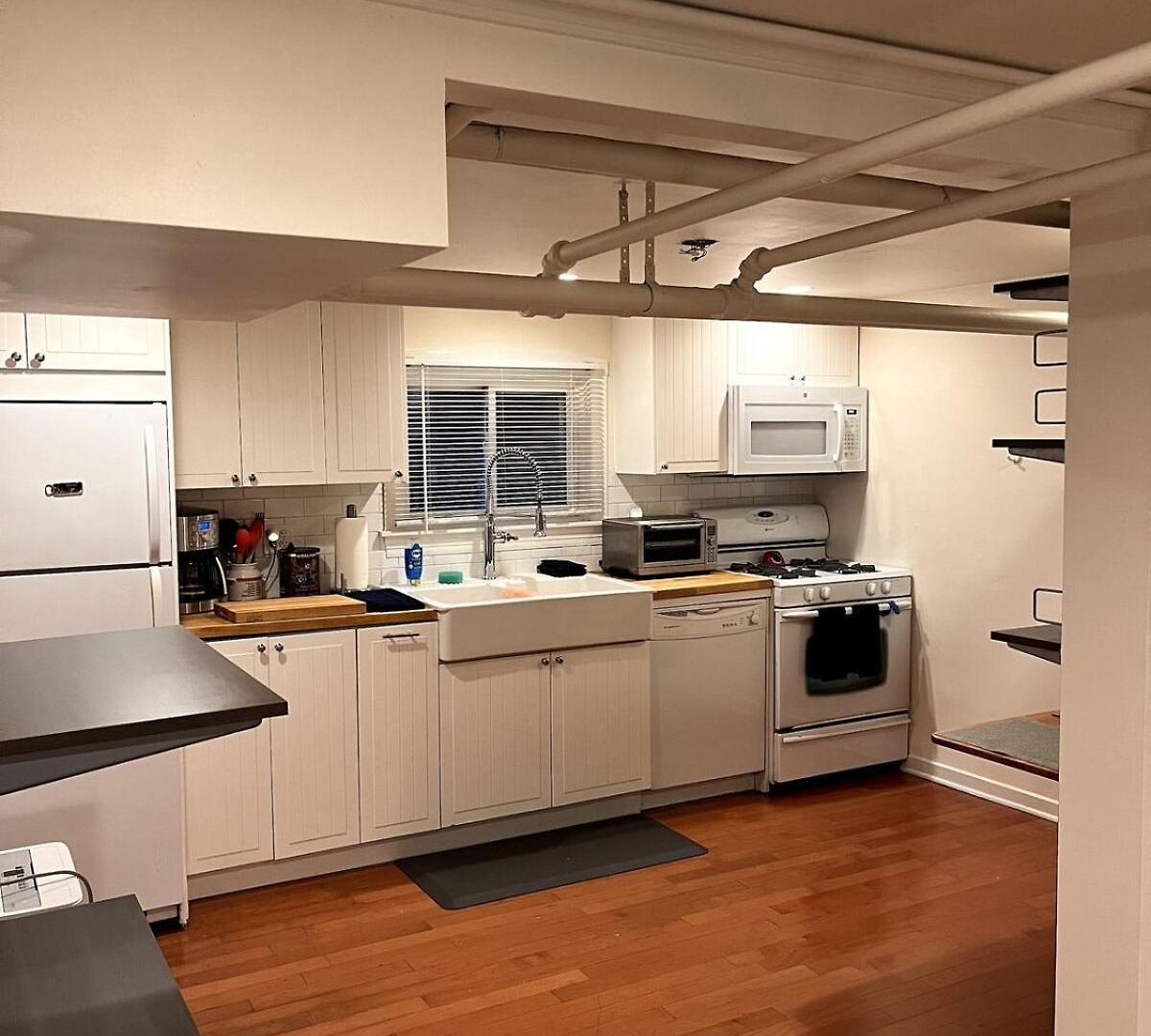 Comfy Garden In Andersonville Apartment *