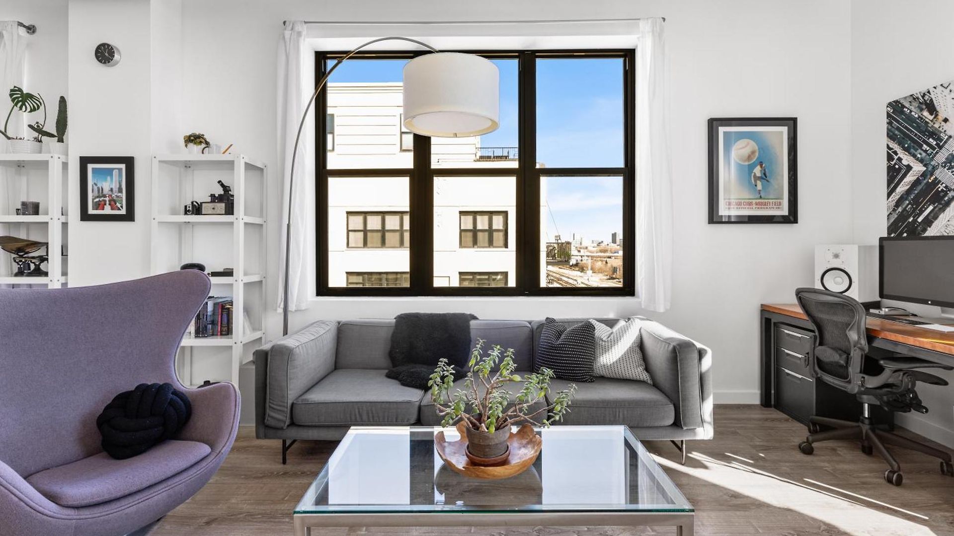 Modern Historic Loft 19ft Ceilings, Gym, Heated Parking, Skyline Views, Balcony Apartment
