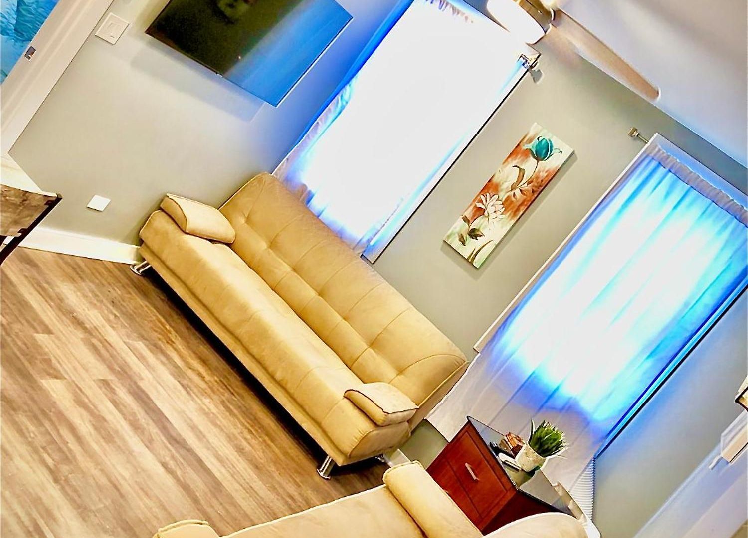 Urban Coach Casa - Medical District- 10 To Downtown Chicago