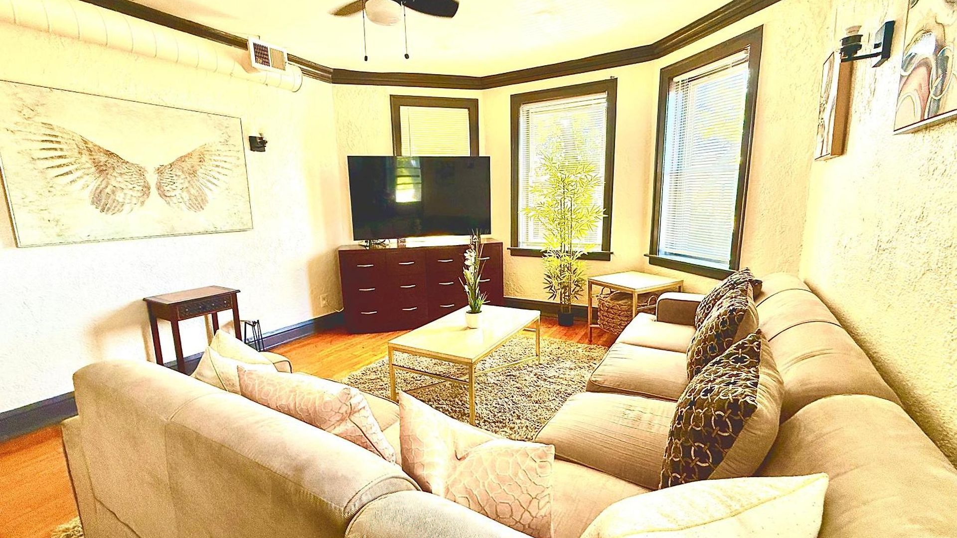 Apartment Midway Hideaway -cozy 1br- Parking *