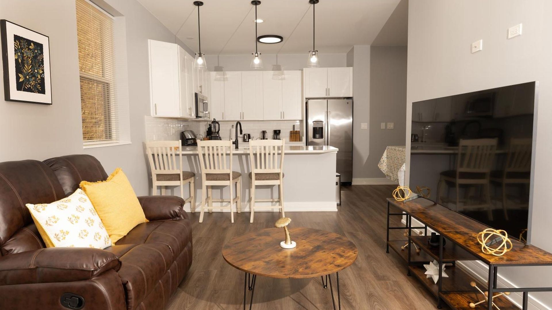 Pristine 3bdr 2ba Uchicago Apartment *
