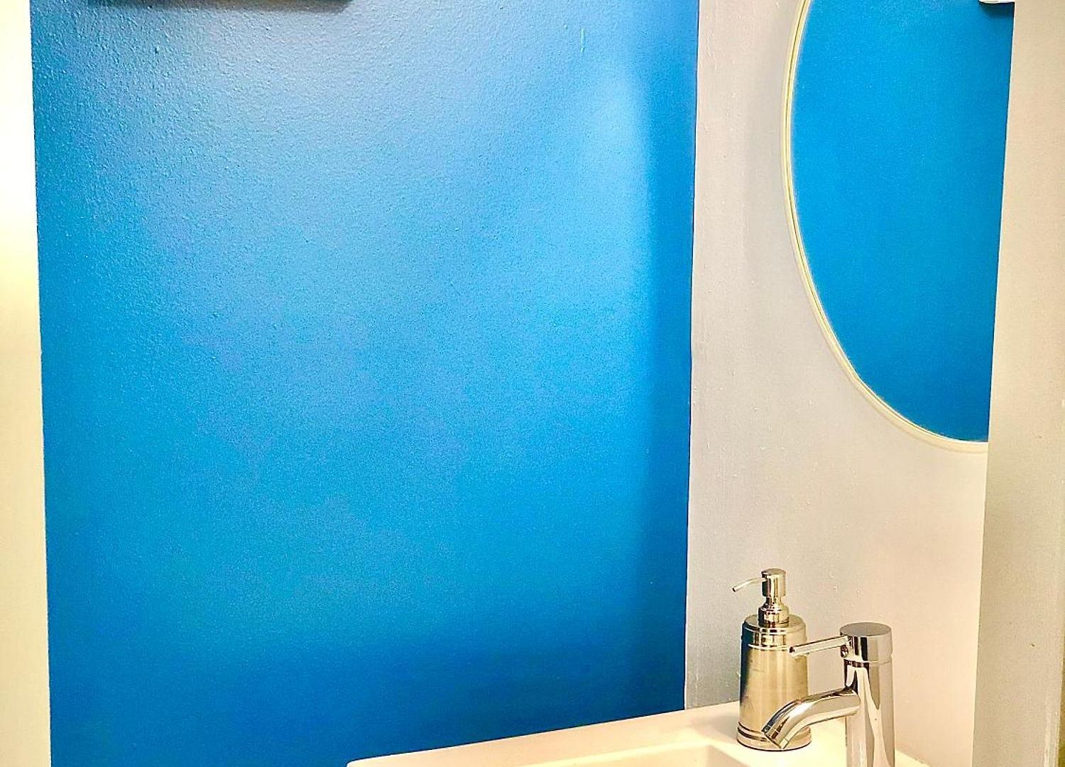 Apartment Urban Coach Penthouse - Near Train, Medical District, And Downtown *