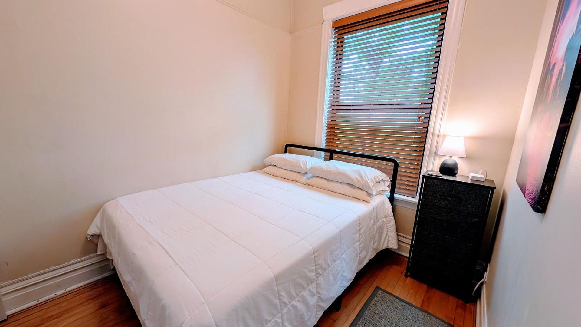 The Roscoe Village Apartment *
