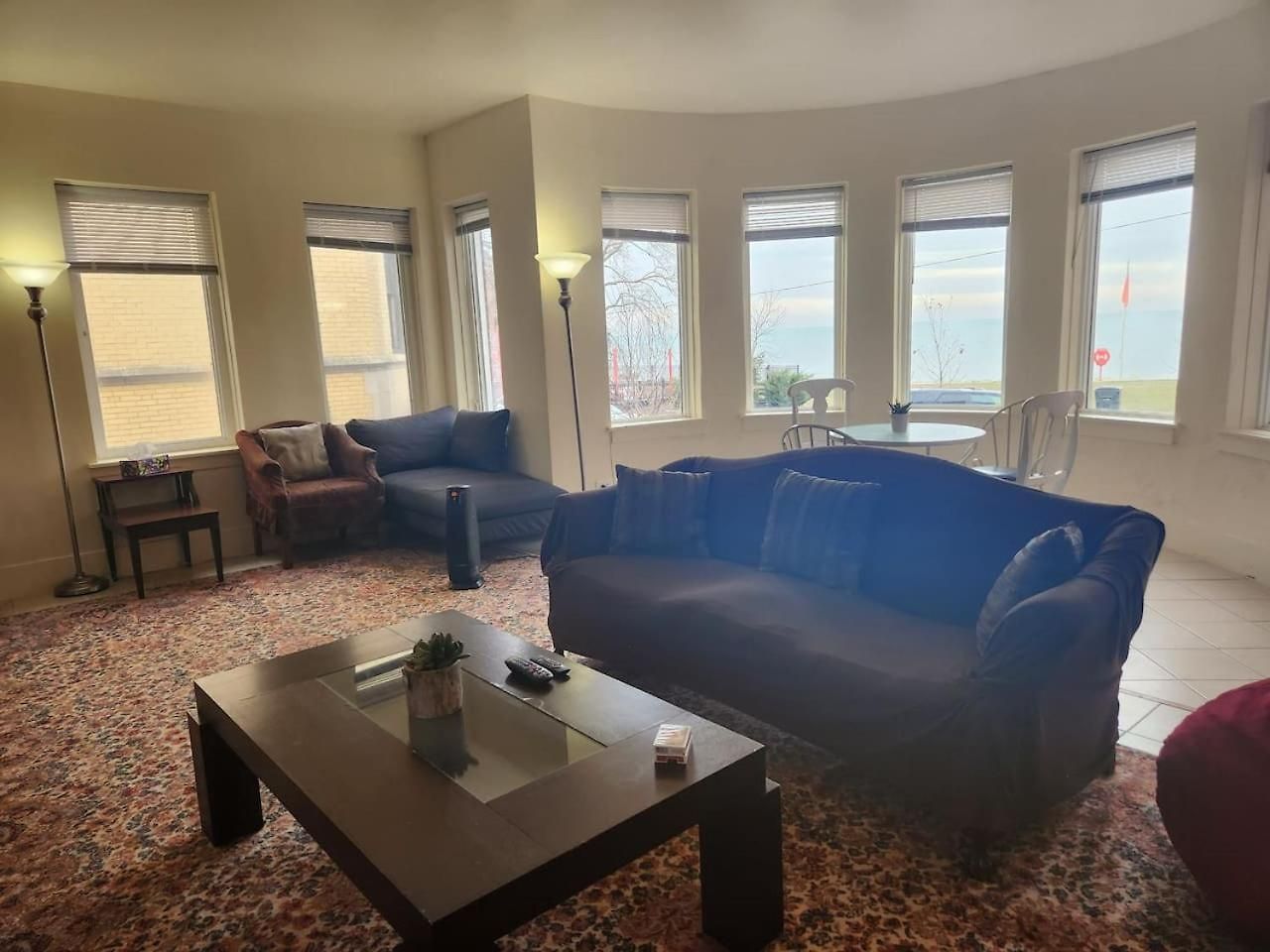 Charming Lakefront Stunning View North Apartment Chicago