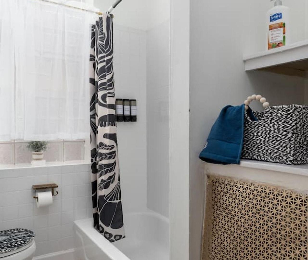 Apartment Dwntn 10mins And Sleeps 10 In Vintage And Free Parking Chicago