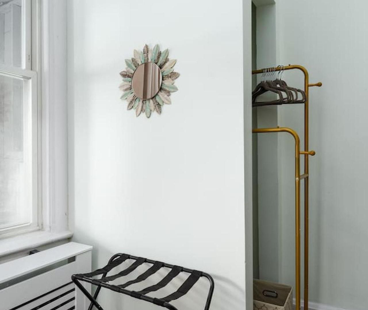 Dwntn 10mins And Sleeps 10 In Vintage And Free Parking Apartment *