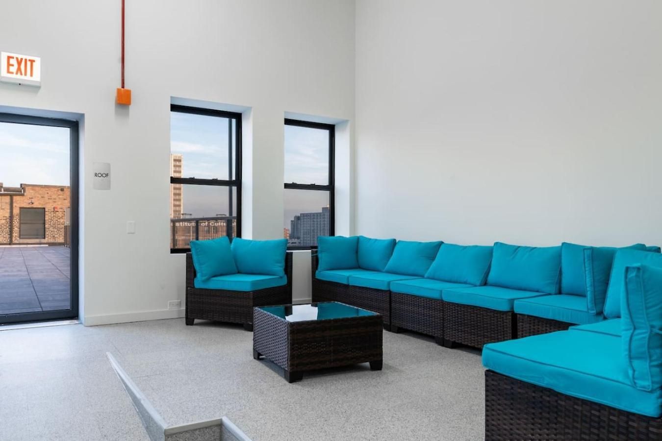 Elegant Style Loft Montrose Rooftop Wfh Gym Chicago