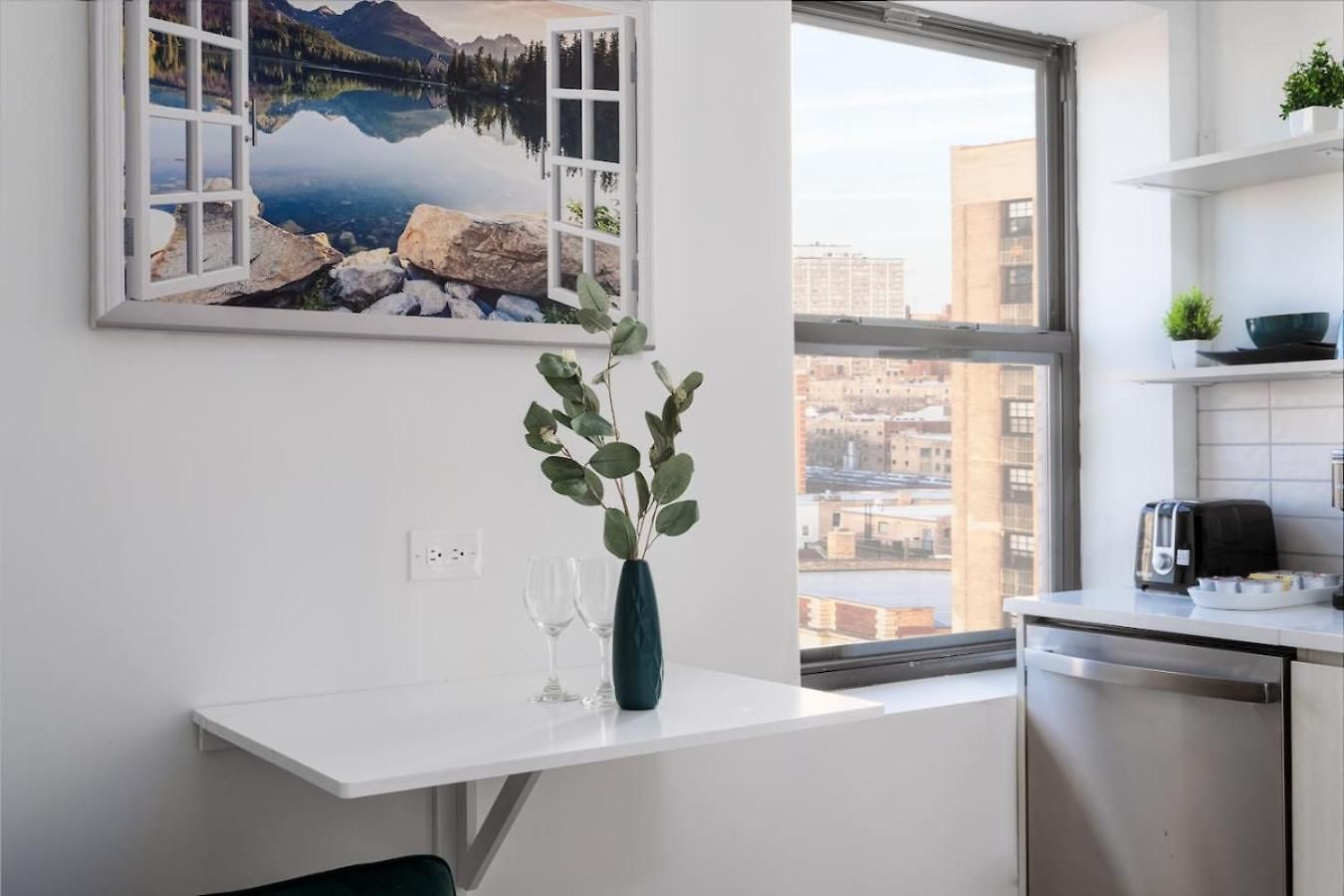 Elegant Style Loft Montrose Rooftop Wfh Gym Apartment *