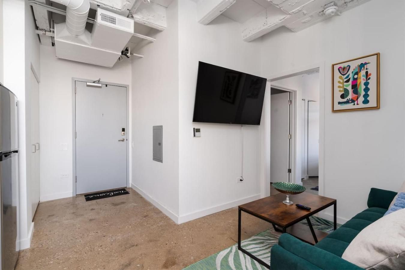 Elegant Style Loft Montrose Rooftop Wfh Gym Apartment Chicago