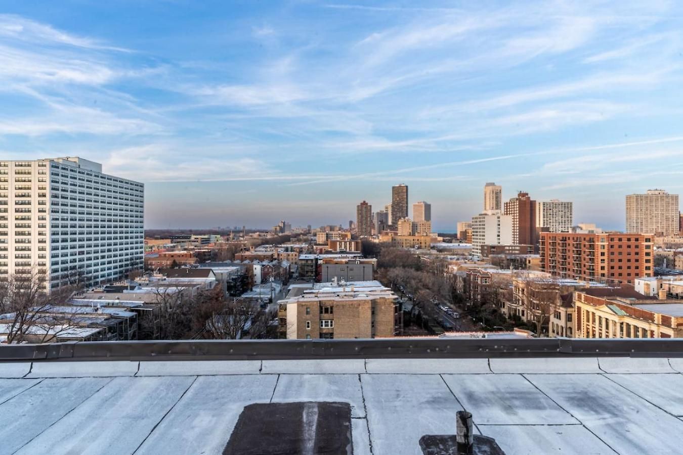 Elegant Style Loft Montrose Rooftop Wfh Gym Chicago